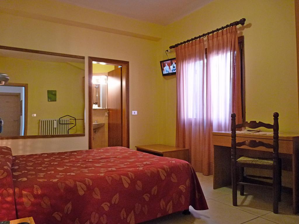 Hotel La Rosa Teglio Habitación foto
